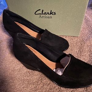 New Clarks Suede Wedge Heels.  Black SZ 6 1/2M